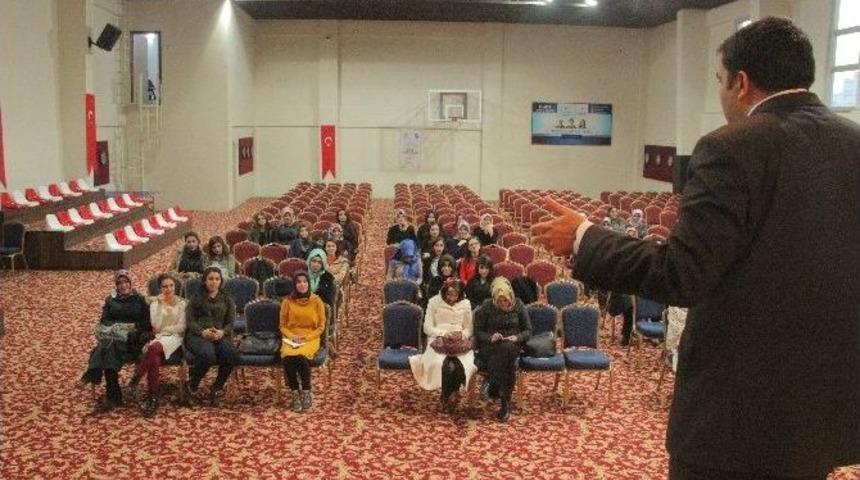 Elazığ&rsquo;da Beden Dili Ve Diksiyon Semineri D&uuml;zenledi
