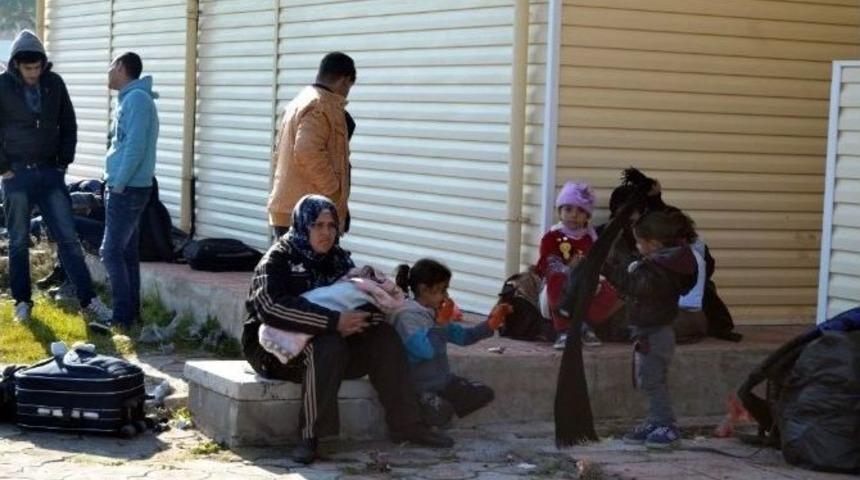 Ayvalık&rsquo;ta 120 Suriyeli G&ouml;&ccedil;men Jandarmaya Yakalandı