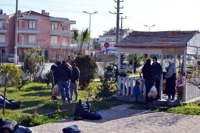 Ayvalık’ta 120 Suriyeli Göçmen Jandarmaya Yakalandı