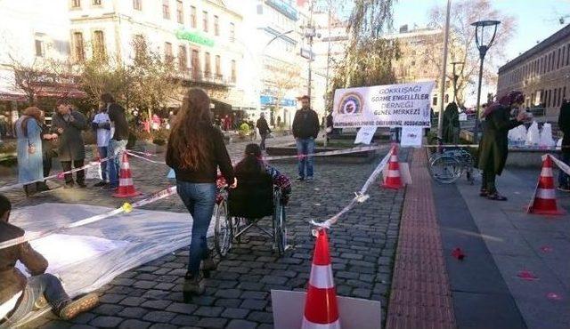 Sokaktan Geçenleri Teste Tabi Tuttular