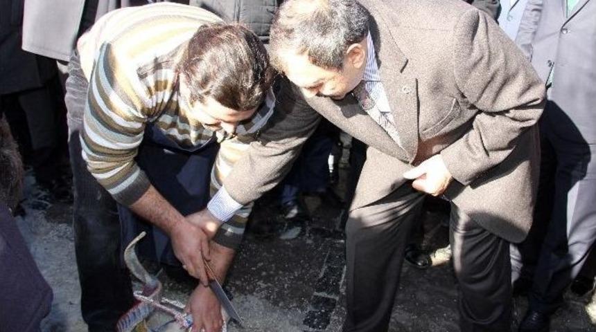 Bakan Eroğlu Şehitlik A&ccedil;ılışında Ko&ccedil; Kesimini Engelledi