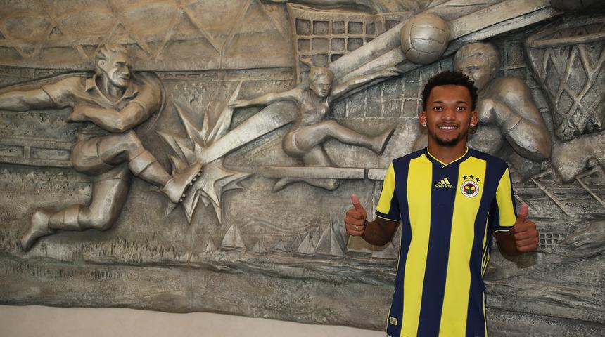 Fenerbahçe Jailson için Gremio'ya 4 milyon euro bonservis ödeneceğini KAP'a bildirdi
