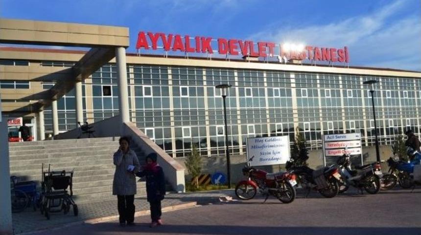 Vatandaşlar Devlet Hastanesi &Ouml;n&uuml;ne &Uuml;st&uuml; Kapalı Durak İstiyor