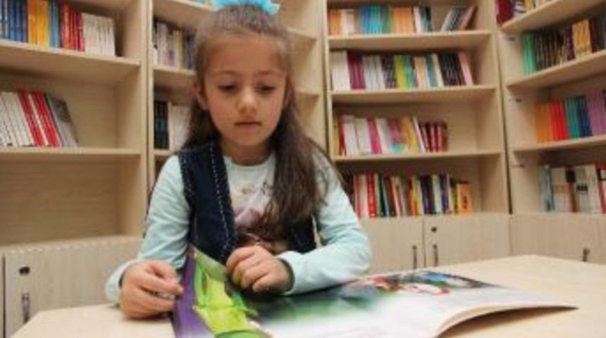 Bilgi Evleri Yeni Kitap Kurtları Yetiştiriyor