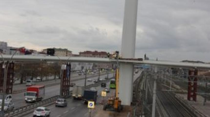 Valilik &Uuml;st Ge&ccedil;idinde &Ccedil;alışmalar S&uuml;r&uuml;yor