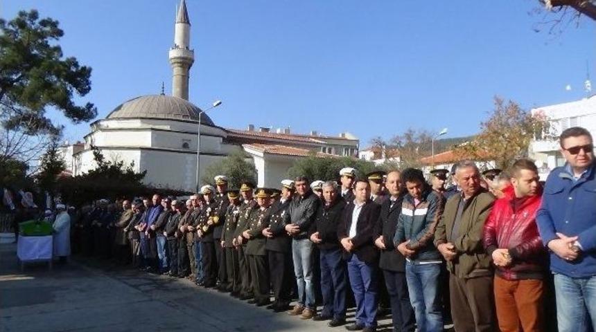 Şehit Babası Toprağa Verildi