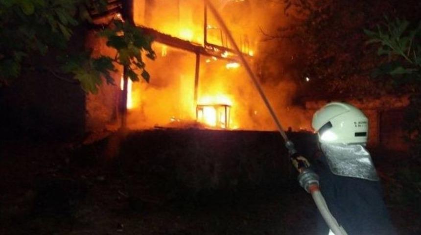 Seydikemer&rsquo;deki Yangında Bir Ev Kullanılamaz Hale Geldi