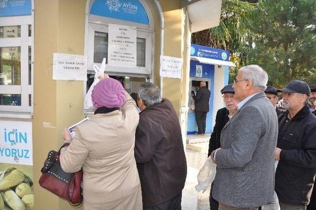 Aydın’da Ekmek Kuyruğu Manzaraları