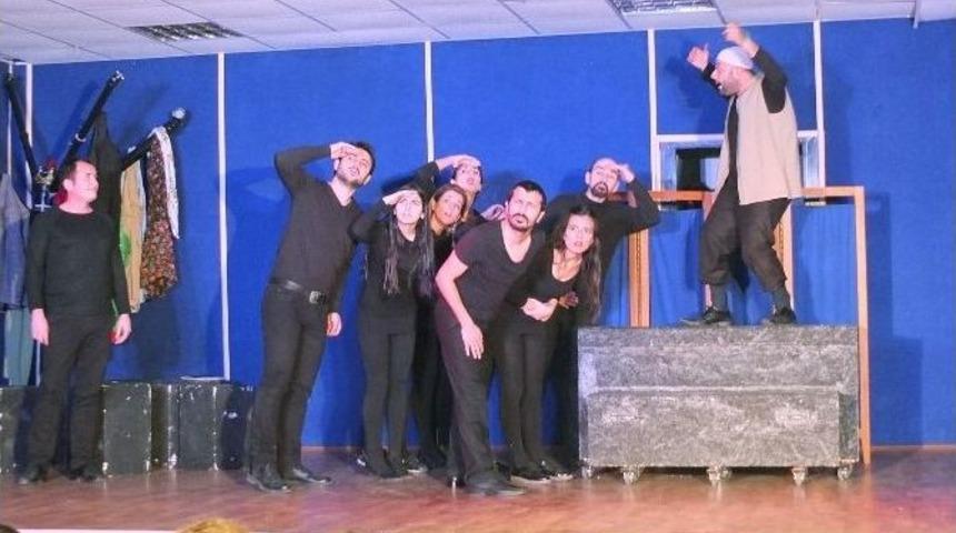 Maltepe&rsquo;nin Tiyatrocuları Anadolu&rsquo;yu B&uuml;y&uuml;ledi