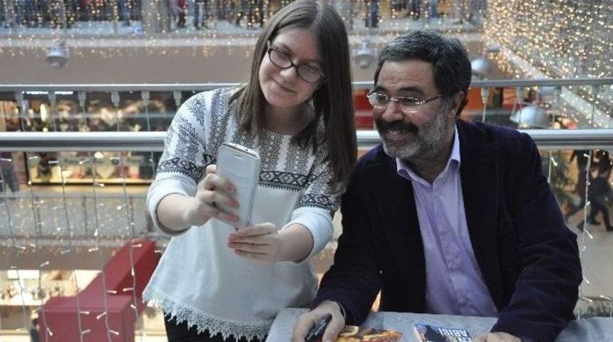 Ahmet &Uuml;mit Gebze&rsquo;de Okurları İle Buluştu