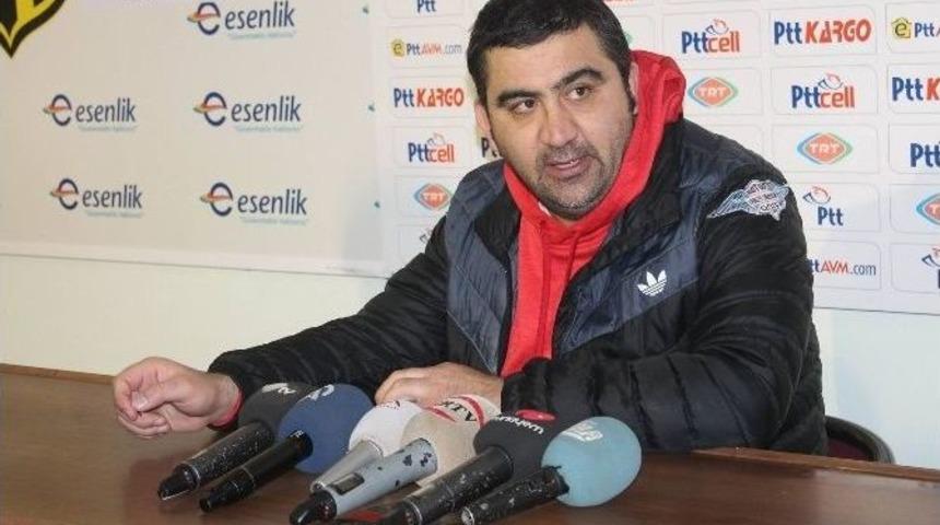 &Ouml;zat: "ben Hala Oyuncularıma İnanıyorum"