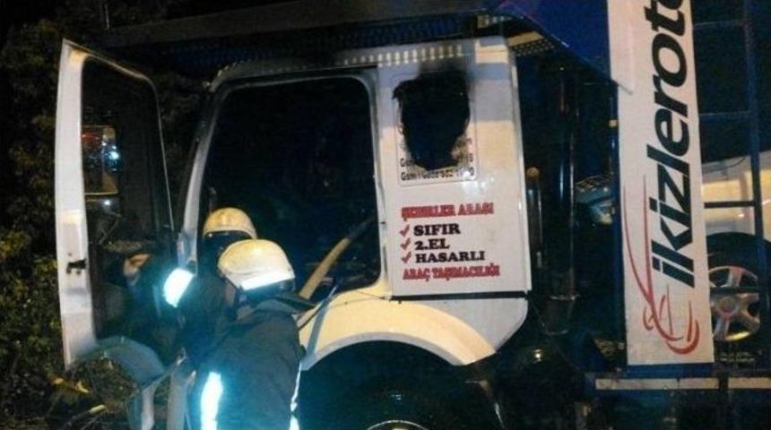 Tarsus’ta Araç Yüklü Tır’a Molotoflu Saldırı