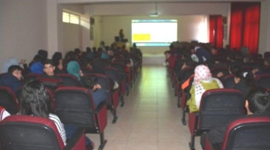 Tatvan’da “güvenli İnternet Kullanımı” Eğitimi