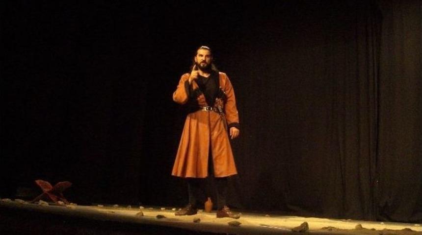 (&ouml;zel) Rusların Zulm&uuml;n&uuml; Anlatan Oyun Sosyal Medyada Olay Oldu