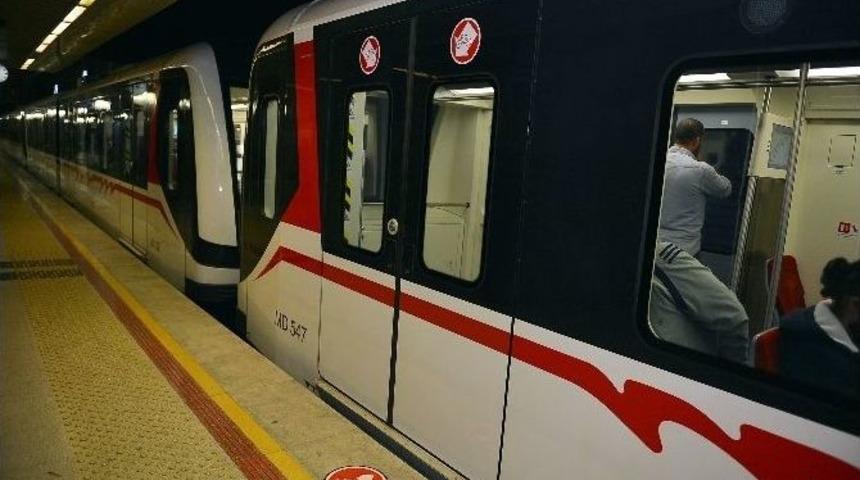 İzmir B&uuml;y&uuml;kşehir Belediyesine &rsquo;ulaşım&rsquo; İsyanı