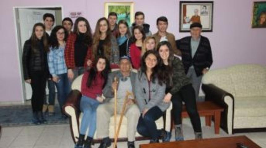 &Ccedil;an Anadolu Lisesi &Ouml;ğrencileri Bisev Huzurevini Ziyaret Etti