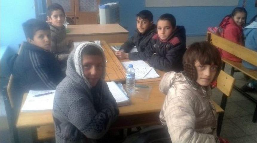 (&ouml;zel Haber) Kış Ortası Kalorifer Tesisatı Onarılınca Eğitimde De Aksama Oldu