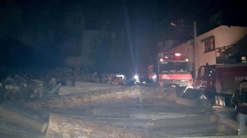 Marangoz At&ouml;lyesindeki Yangın Korkuttu