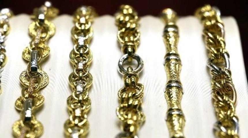 Bakiyesi Yetersiz Kartla Oyaladıkları Kuyumcudan Altın Zincir &Ccedil;aldılar