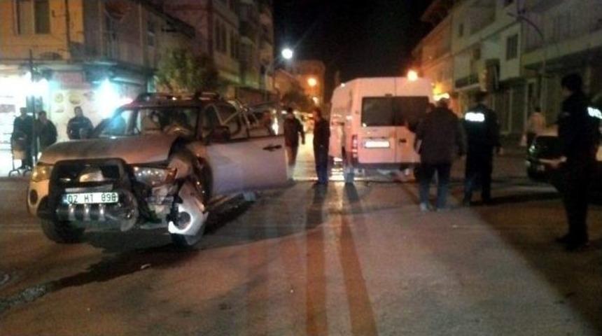 G&ouml;lbaşı İl&ccedil;esinde Minib&uuml;s İle Pikap &Ccedil;arpıştı