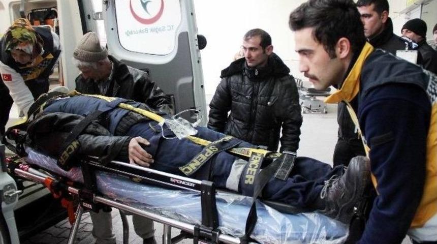 Servis Minib&uuml;s&uuml;n&uuml;n Devrildiği Kazada 25 İş&ccedil;i Yaralandı