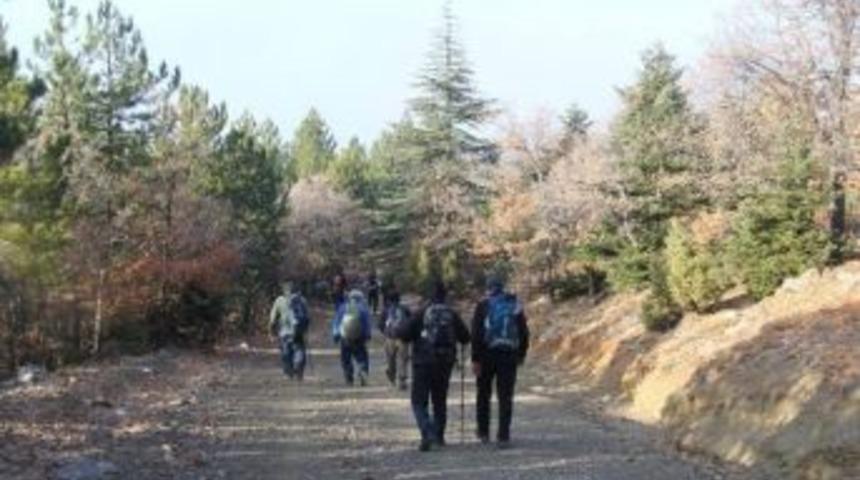 Doğaseverlerden Tabiat Parkına Doğa Y&uuml;r&uuml;y&uuml;ş&uuml;