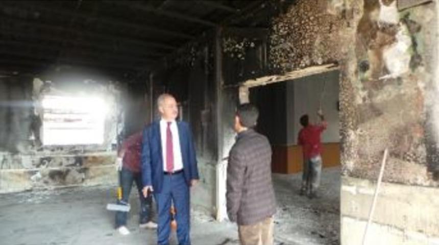Başkan Kara Yanan Camide İncelemelerde Bulundu