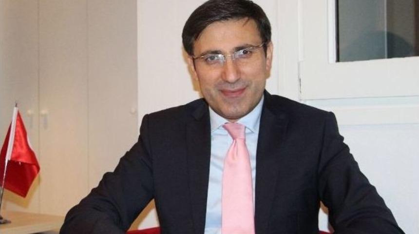 K&uuml;&ccedil;&uuml;kcan: &ldquo;batı T&uuml;rkiye&rsquo;yi Takdir Ediyor&rdquo;