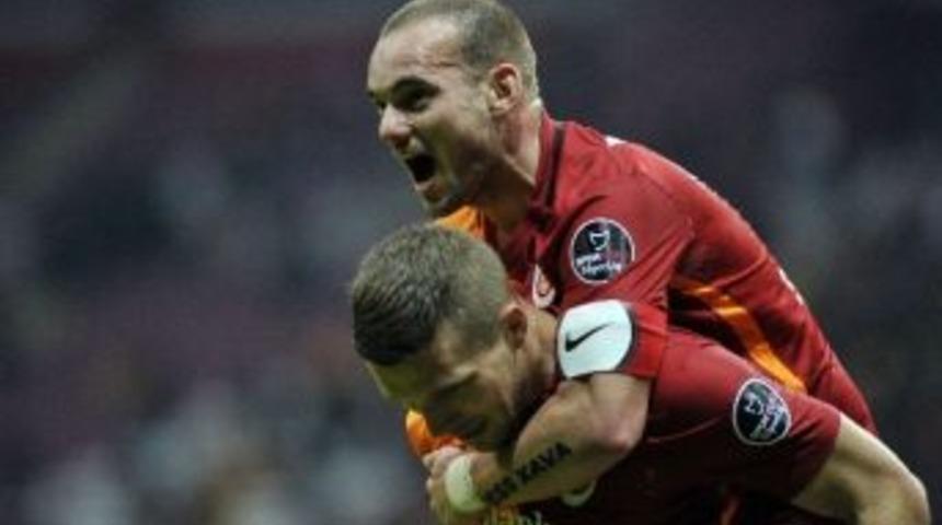 Sneıjder Hazırlıyor, Podolskı Atıyor