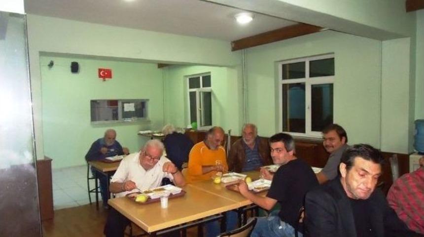 Zabıta Ekipleri Kimsesiz Vatandaşlar İ&ccedil;in Hareke Ge&ccedil;ti