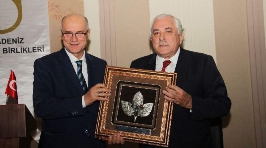 Fındık İhracat&ccedil;ılarına Teşekk&uuml;r Plaketi