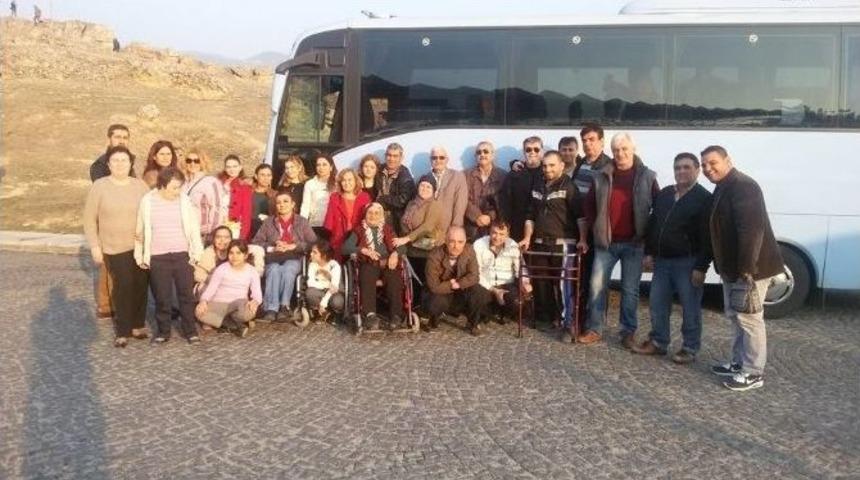 Engelliler, Başkan &Ouml;zakcan&rsquo;a Teşekk&uuml;r Etti