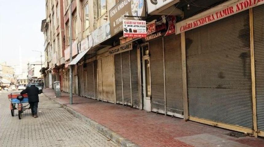 Van&rsquo;da Kepenk Kapatma Eylemi