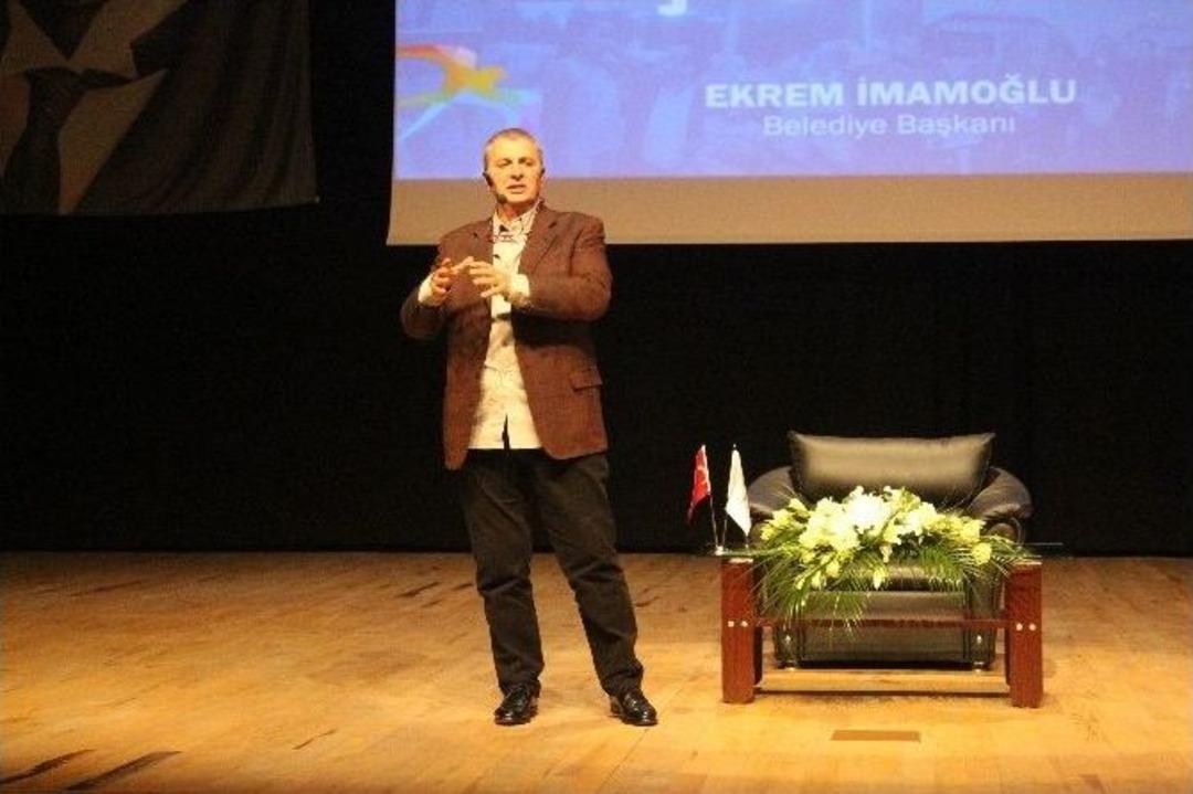 Gazeteci Can Ataklı Beylikd&uuml;z&uuml;&rsquo;nde Vatandaşlarla Buluştu