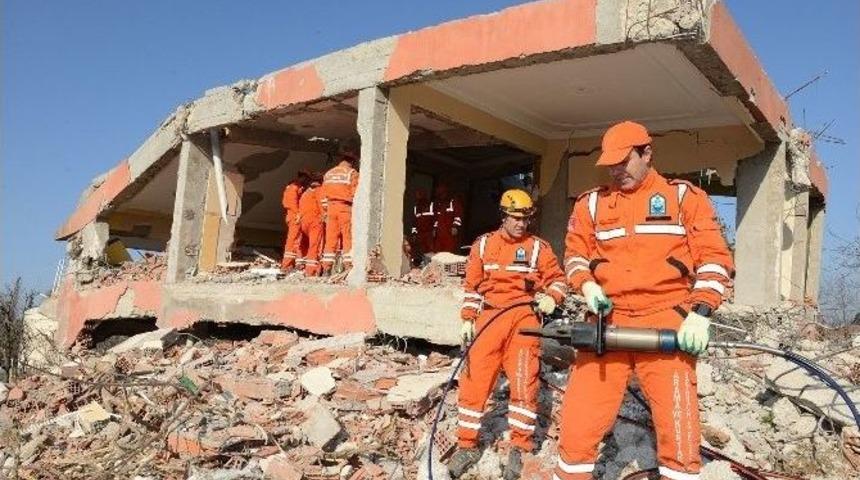 Deprem Tatbikatı Ger&ccedil;eğini Aratmadı