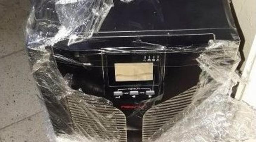 Kağıt Kırpma Makinesinin İ&ccedil;inde Ka&ccedil;ak Sigara Yakalandı