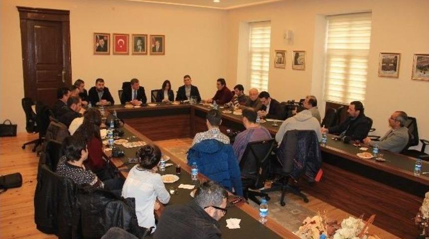 Ak Parti İl Başkanı Haydar Revi Basın Toplantısı D&uuml;zenledi