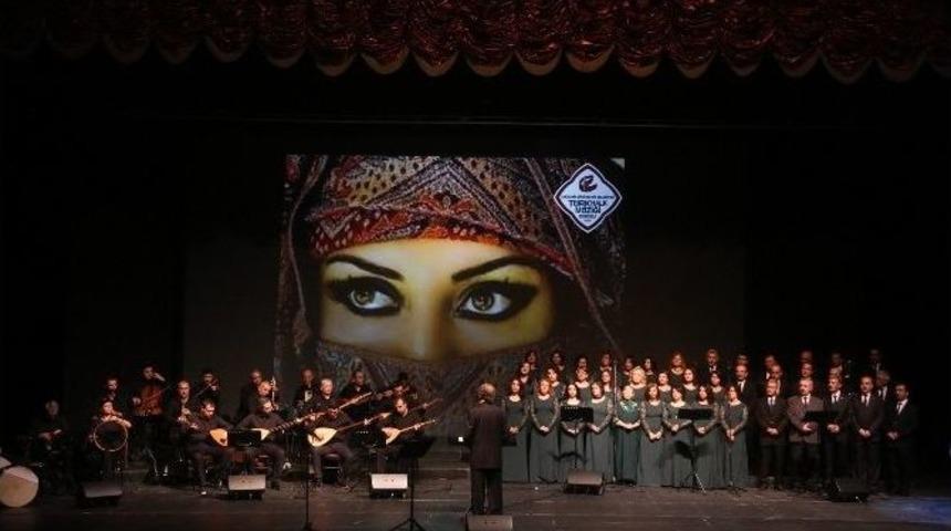 B&uuml;y&uuml;kşehir Belediyesi T&uuml;rk Halk M&uuml;ziği Korosundan 10&rsquo;ncu Yıl Konseri