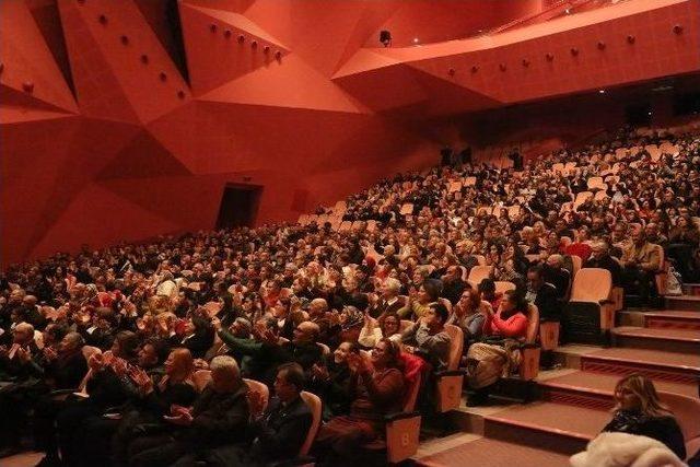 Büyükşehir Belediyesi Türk Halk Müziği Korosundan 10’ncu Yıl Konseri