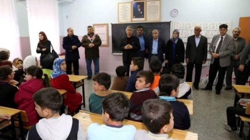 Adıyaman Belediyesi&rsquo;nden Suriyeli &Ouml;ğrencilere Yardım