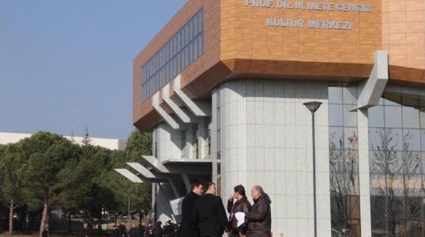 &Uuml;niversitede Erdoğan İ&ccedil;in Geniş G&uuml;venlik Tedbirleri Alındı