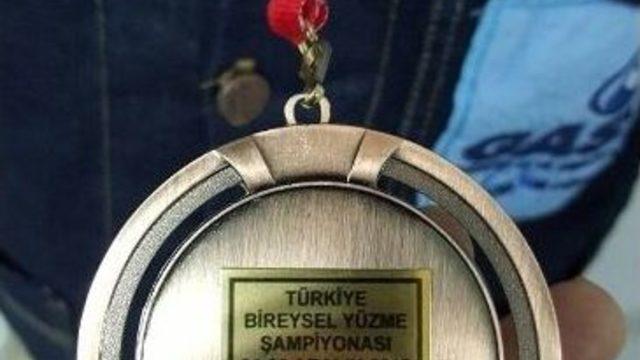 Engelli Gaski Personeli, Türkiye Bireysel Yüzme Şampiyonu Oldu
