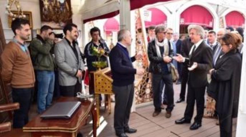 Başkan Demircan, &Ccedil;ukurcuma Antikacılarını Ziyaret Etti