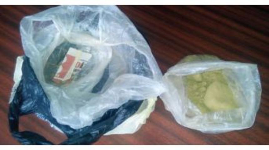 Uyuşturucu Bulunan Ara&ccedil;taki 4 Kişi Tutuklandı