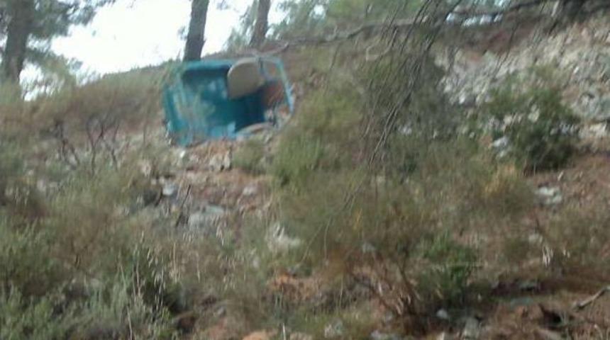 Ak&uuml;l&uuml; Bisikletle U&ccedil;uruma Yuvarlanan Muhtar Ağır Yaralandı