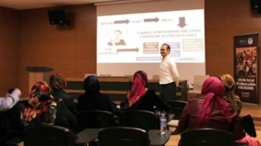 Sosyal Gelişim Merkezinde Dersler Devam Ediyor