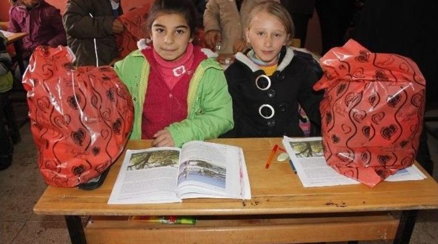 Van&rsquo;da &Ouml;ğrencilere Giyim Yardımı