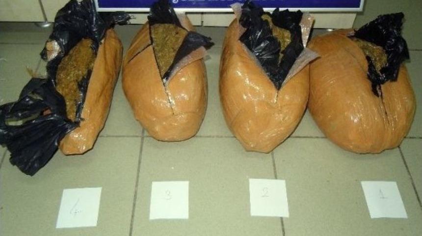 İzmir Ve İstanbul&rsquo;da Uyuşturucu Operasyonu: 10 Ş&uuml;pheli Tutuklandı