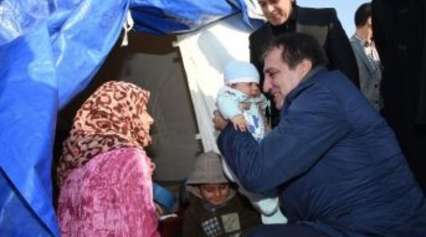 Vali K&uuml;&ccedil;&uuml;k Ak&ccedil;akale&rsquo;de İncelemelerde Bulundu