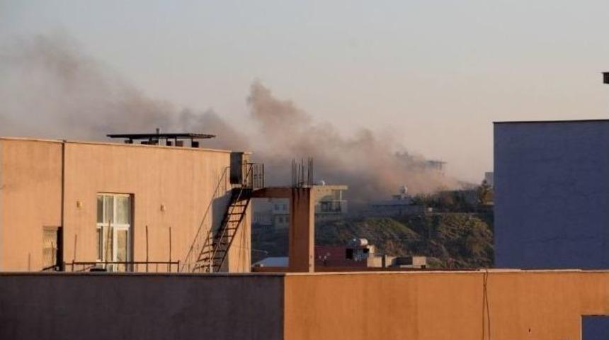 Cizre&rsquo;de &Ccedil;atışmalar Şiddetlendi, Vatandaşlar Ka&ccedil;ıyor